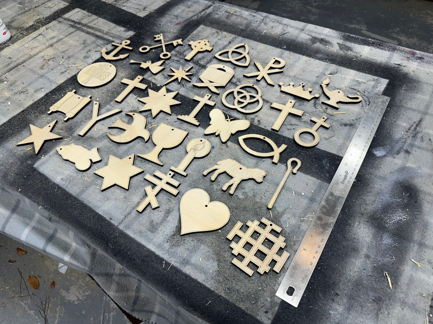 31-Piece Wooden Christmas Ornament Set — Ready to Hang