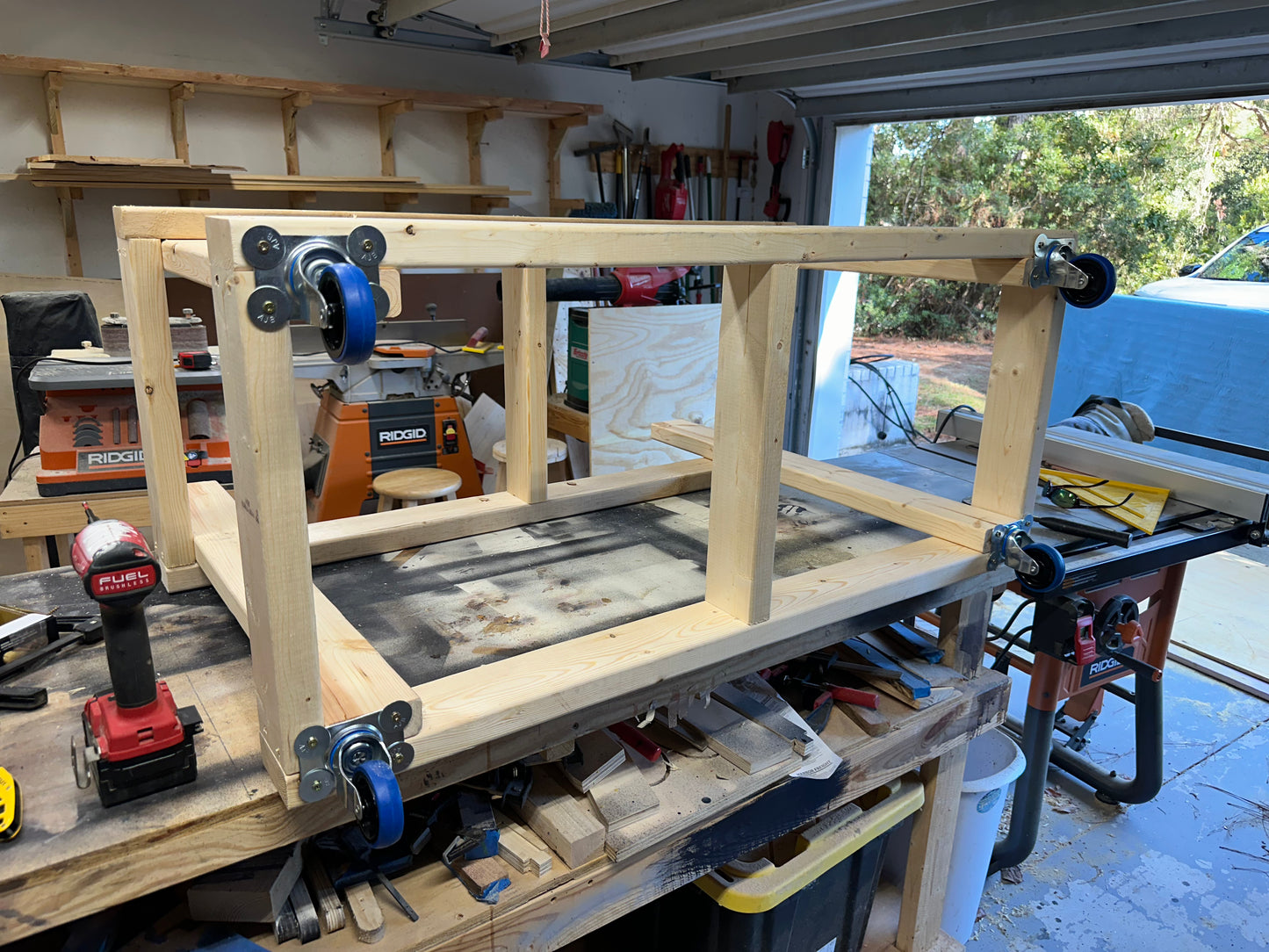 Heavy-Duty Rolling Workbench