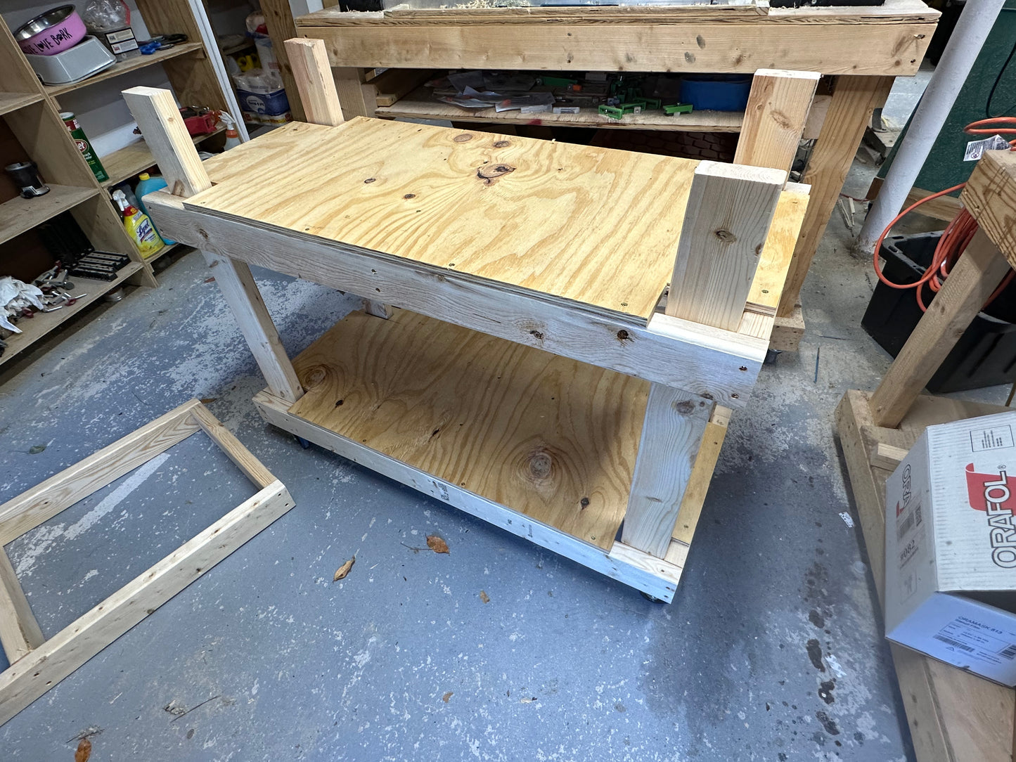 Heavy-Duty Rolling Workbench